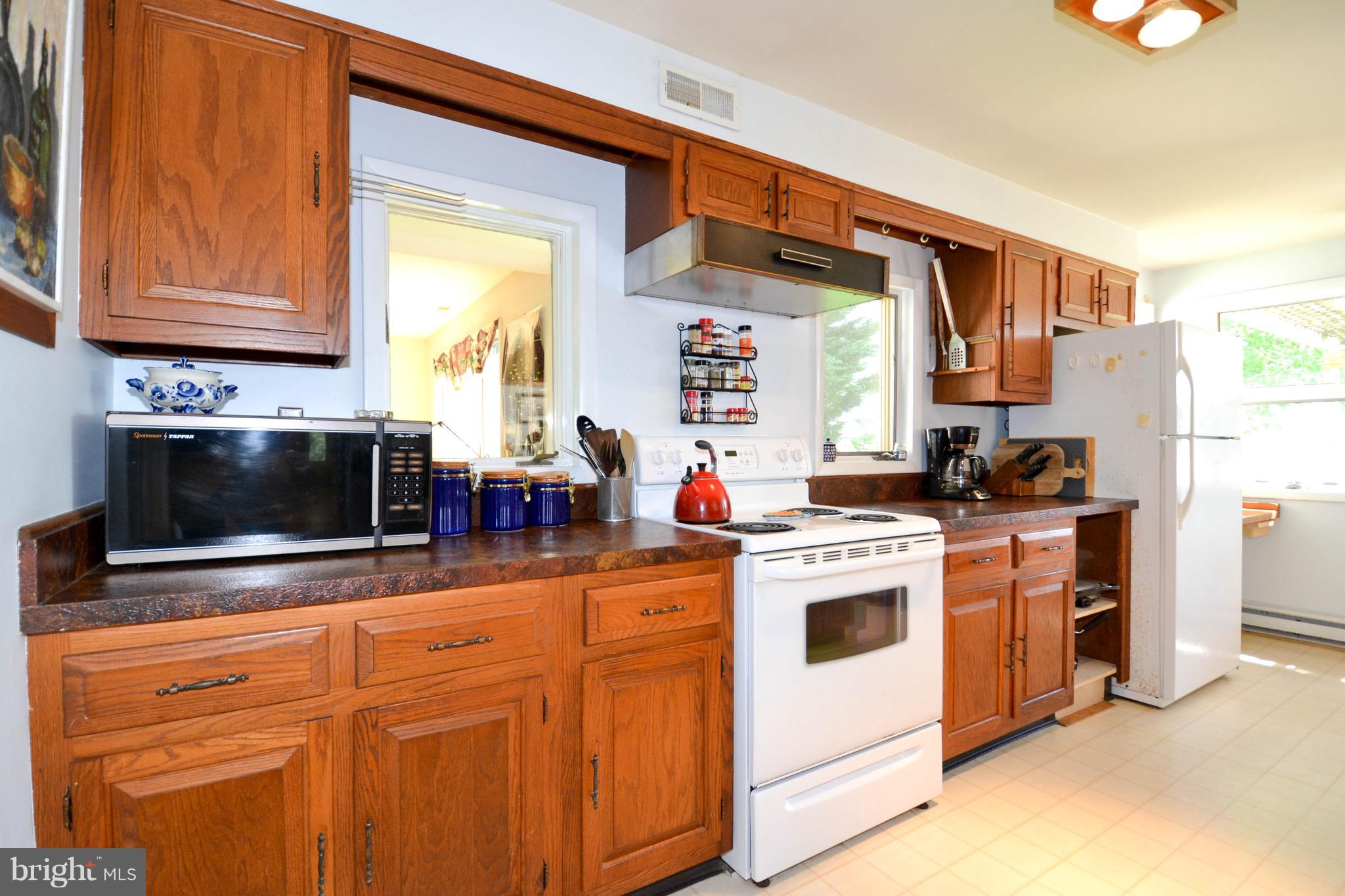 3962 Germantown Road Edgewater, MD 21037 - Photo 11 of 52 Waterfront Kitchen