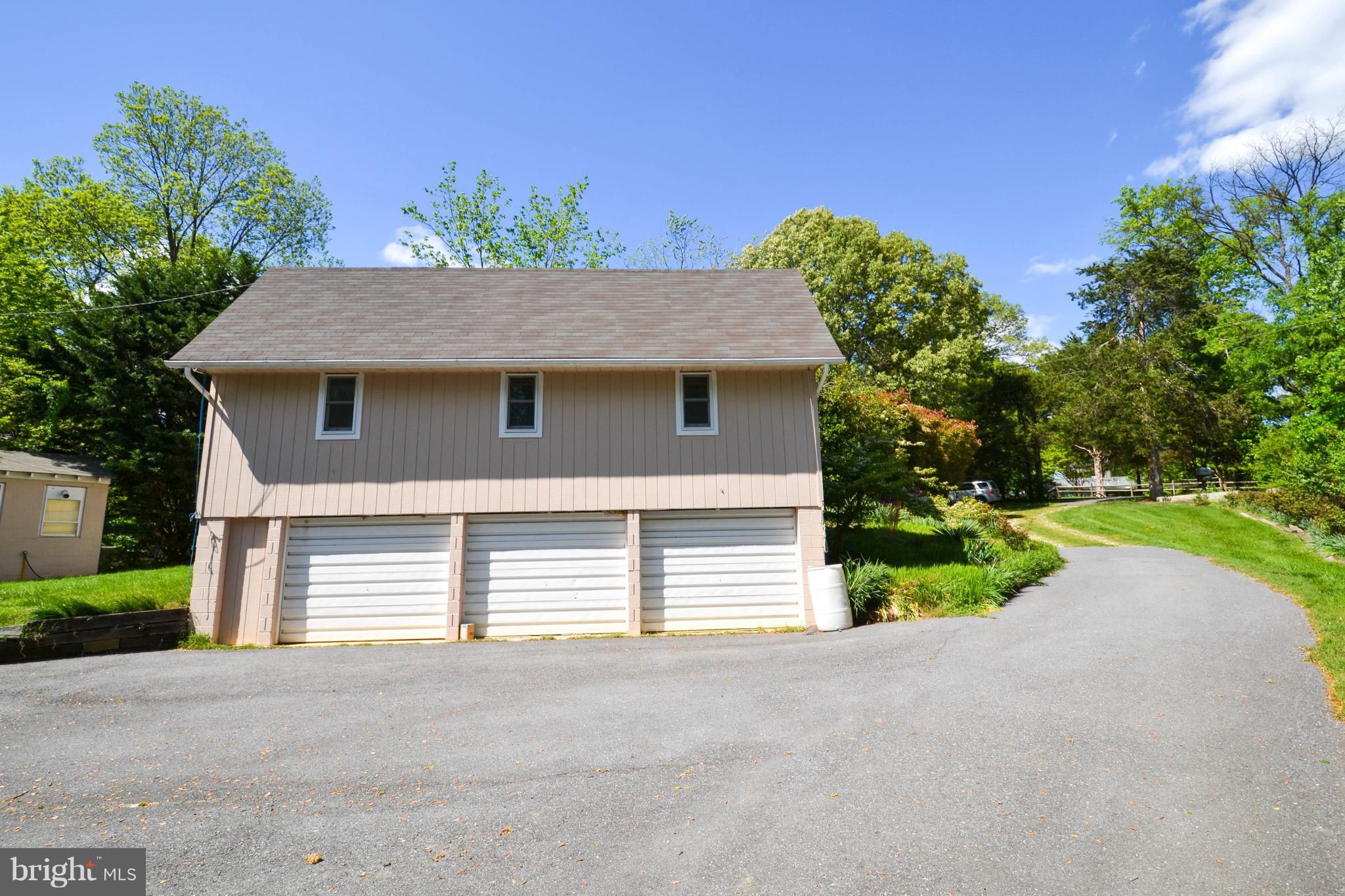 3962 Germantown Road Edgewater, MD 21037 - Photo 33 of 52 3 Car Detached Garage w/ guest house above