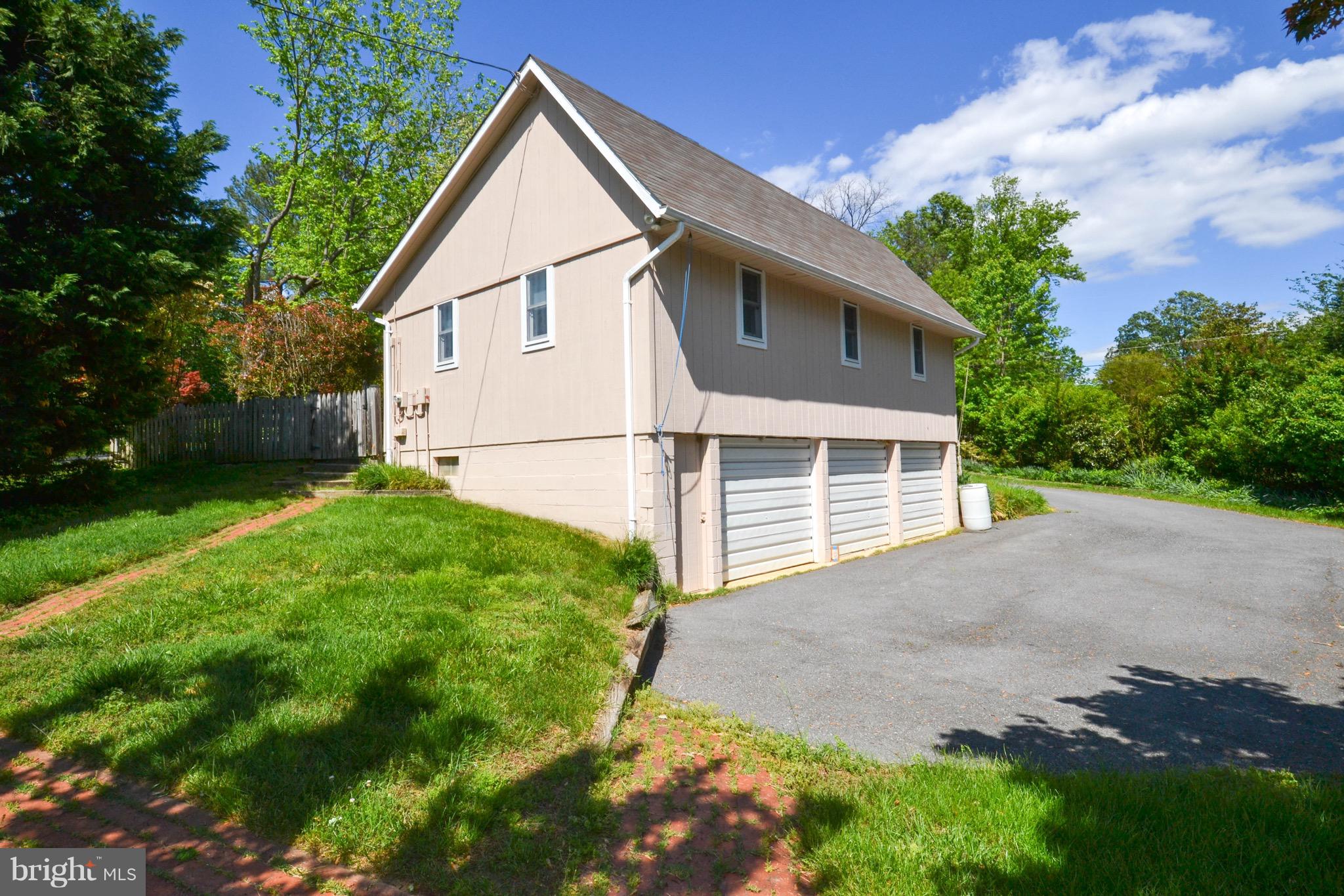 3962 Germantown Road Edgewater, MD 21037 - Photo 34 of 52 3 Car Detached Garage w/ guest house above