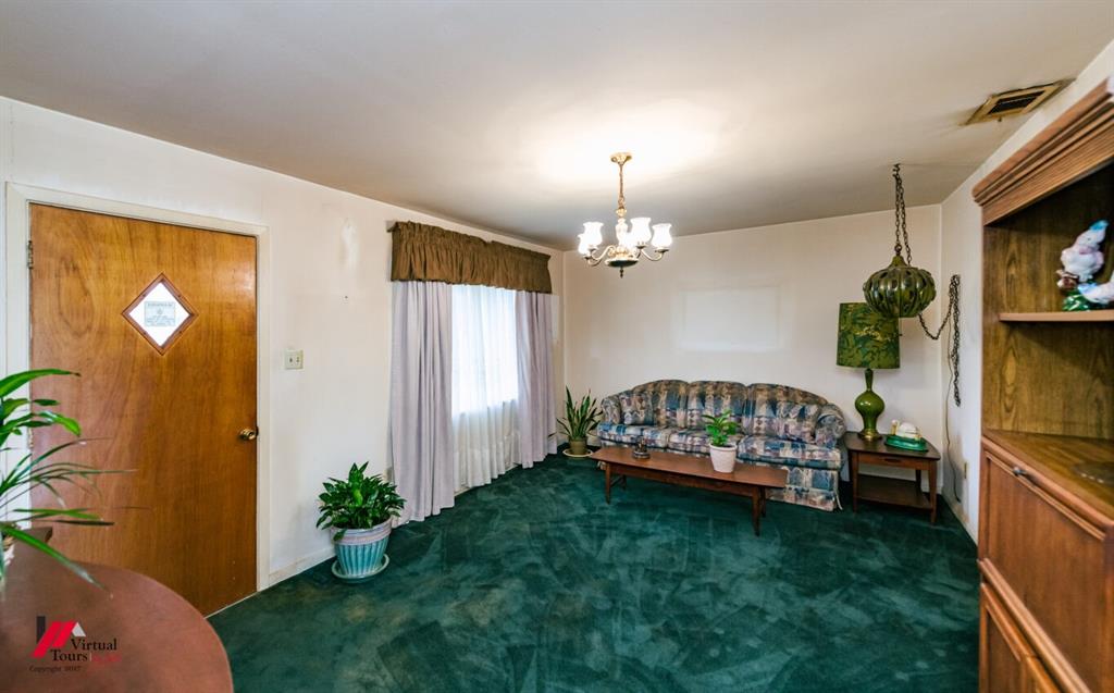 6103 Colquitt Road Keithville, LA 71047 - Photo 12 of 34 a view of entryway with livingroom