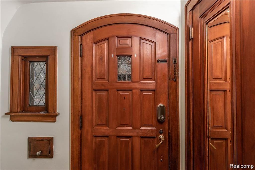5793 Grayton Street Detroit, MI 48224 - Photo 2 of 32