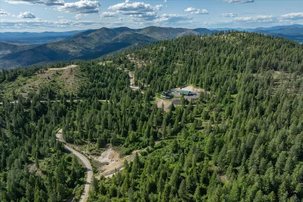 $1,995,000 | 6650 Blueridge Way, Deer Park, WA 99006