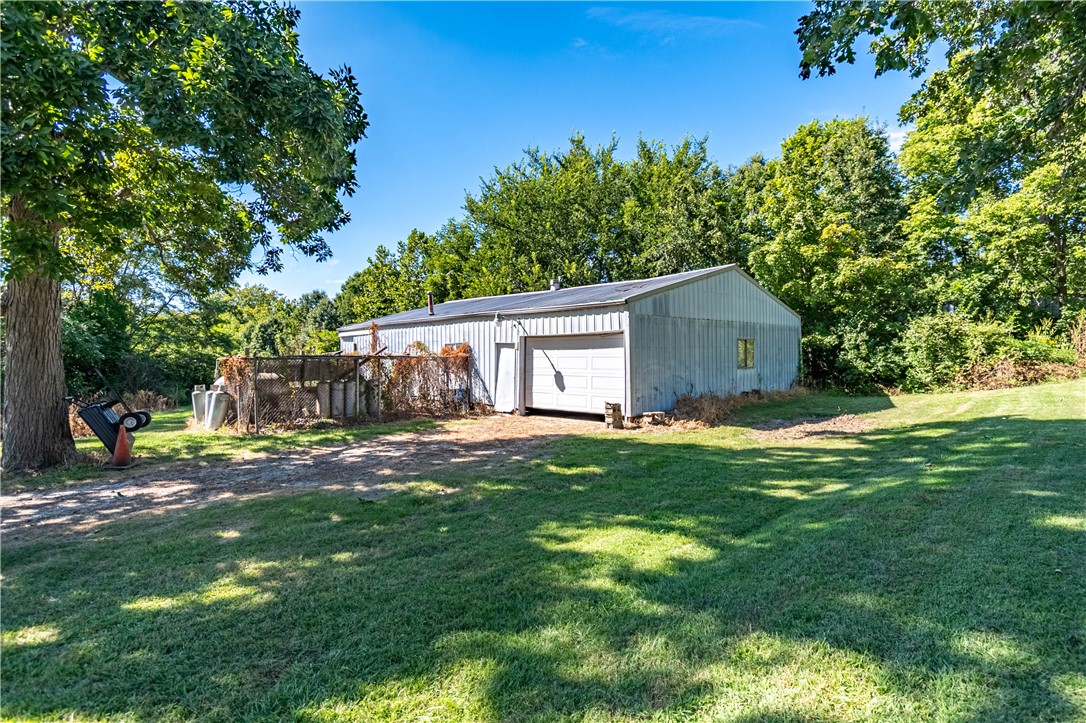 3335 Nevada Road Decatur, IL 62522 - Photo 30 of 46 36 x 50 Pole Barn