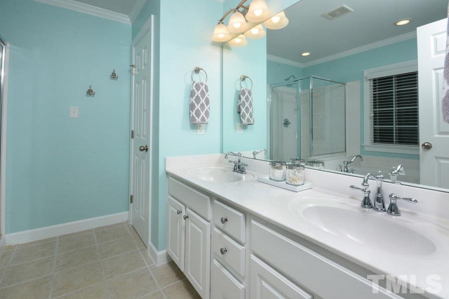 2709 Sunnystone Way Raleigh, NC 27613 - Photo 14 of 25