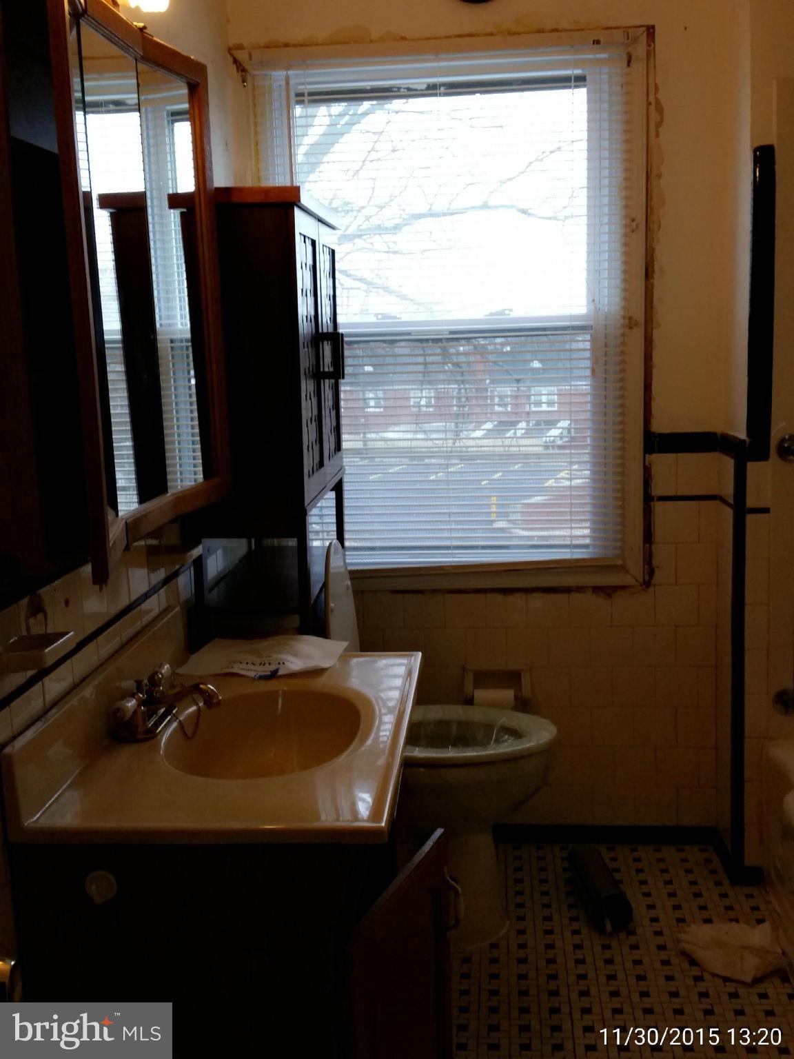 1330 East Cold Spring Lane Baltimore, MD 21239 - Photo 11 of 19 Bath