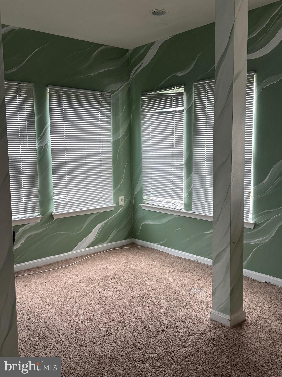 3028 Irma Court Suitland, MD 20746 - Photo 2 of 3 Dining area