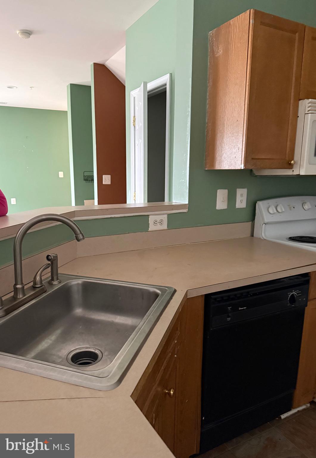 3028 Irma Court Suitland, MD 20746 - Photo 3 of 3 Kitchen