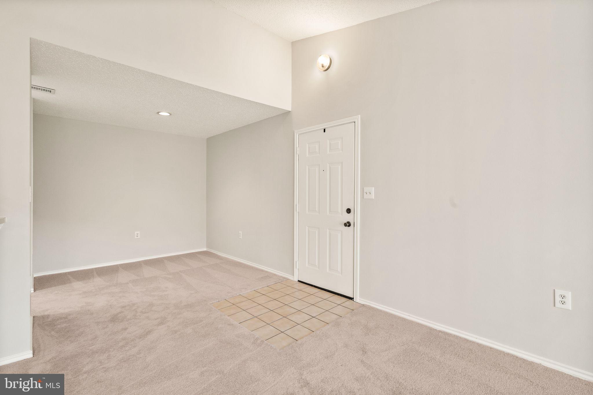 20951 Timber Ridge Terrace, Unit 304 Ashburn, VA 20147 - Photo 5 of 38 Dining area