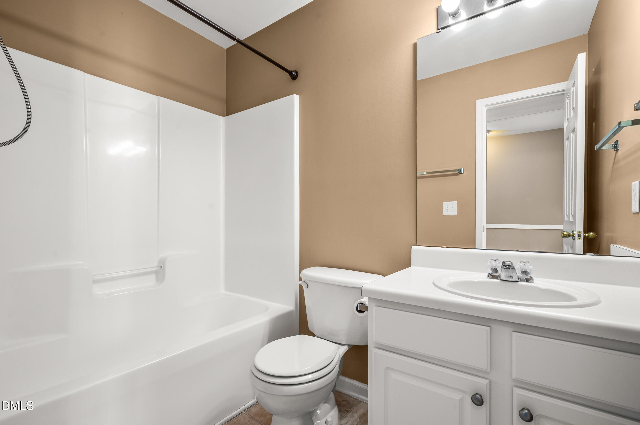8139 Rhiannon Road Raleigh, NC 27613 - Photo 25 of 29 25_dsc_2576