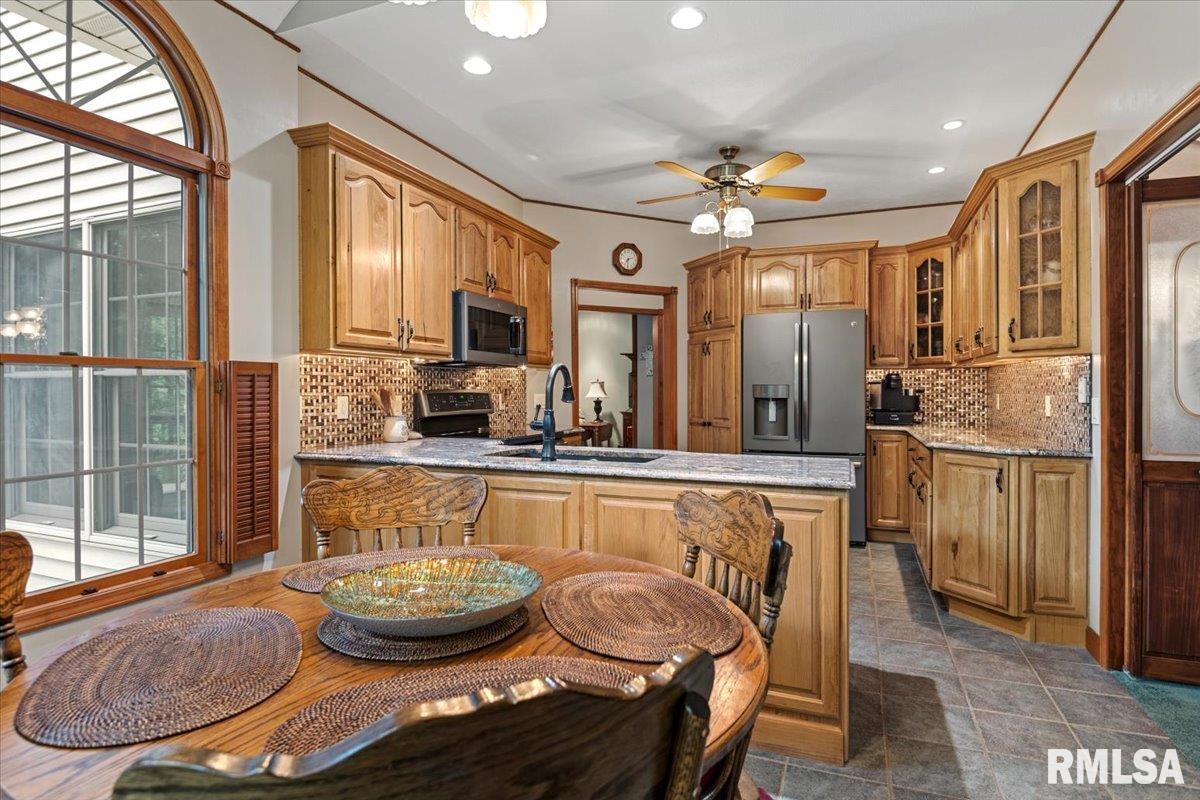 49 Woodland Trail Rochester, IL 62563 - Photo 18 of 98