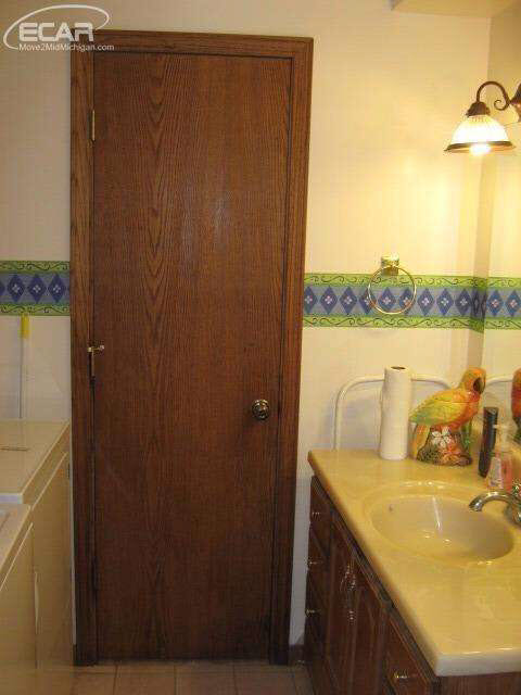 5478 East Stanley Road Flint, MI 48506 - Photo 20 of 30 21230409-19.JPG