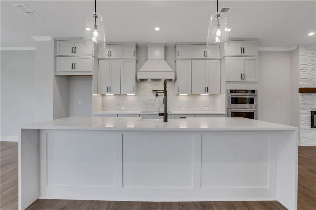 118 Bridgecrest Road Roswell, GA 30075 - Photo 9 of 40 Gallery Image 9