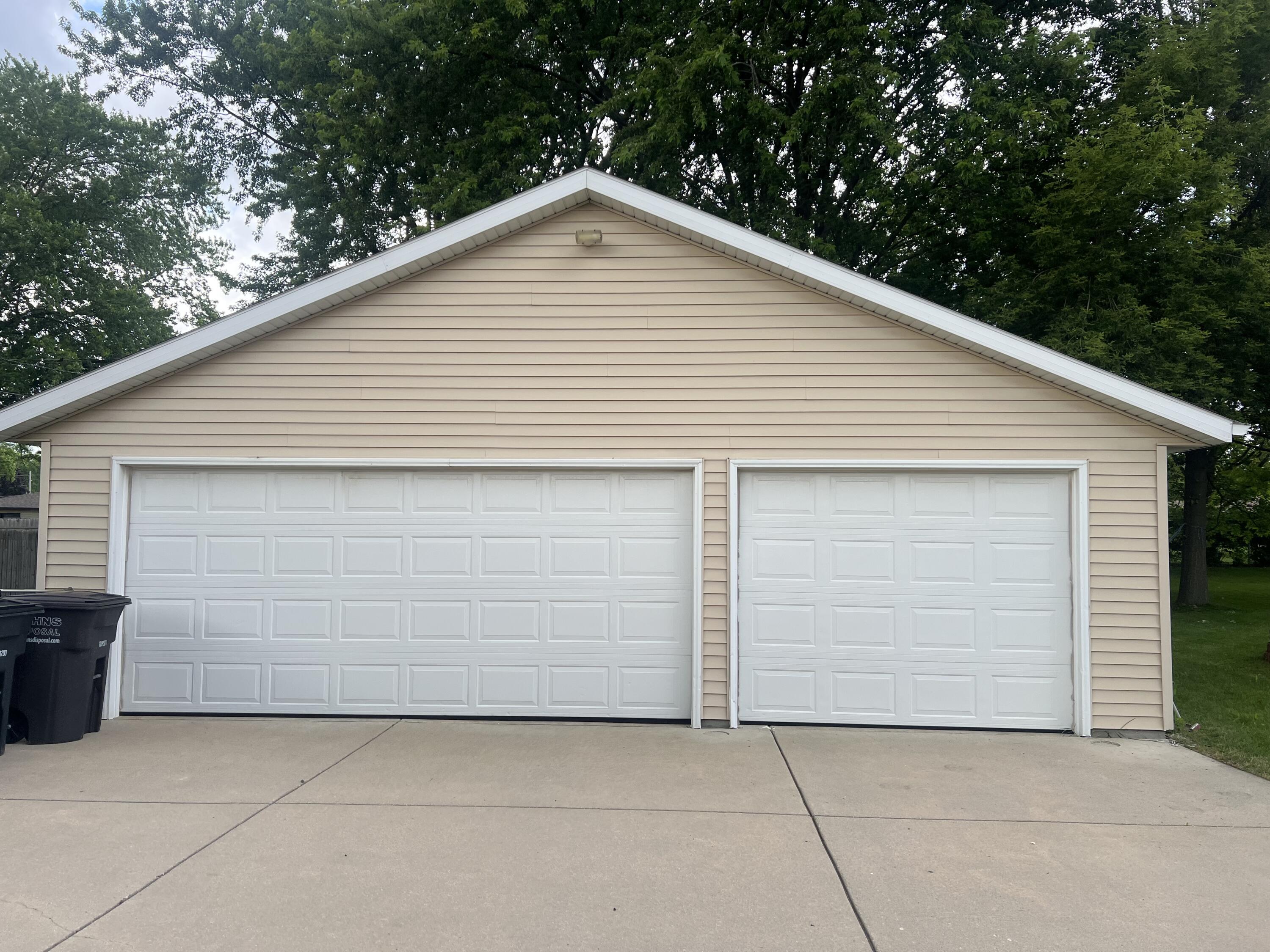 5324 West Allerton Avenue Greenfield, WI 53220 - Photo 6 of 24 IMG_9042