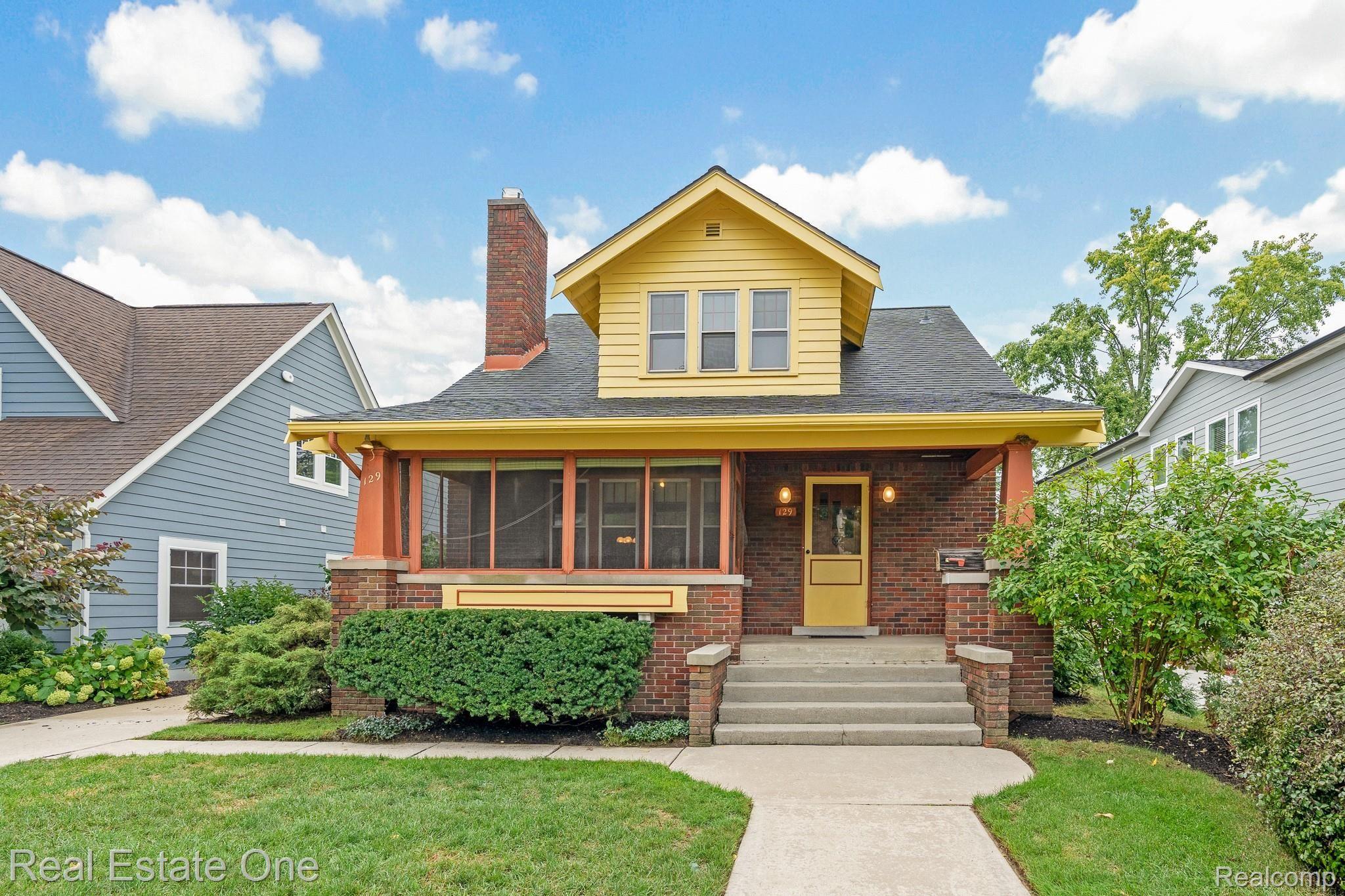 129 Glendale Avenue Rochester, MI 48307 - Photo 1 of 30 Glendale MLS-W028.jpg