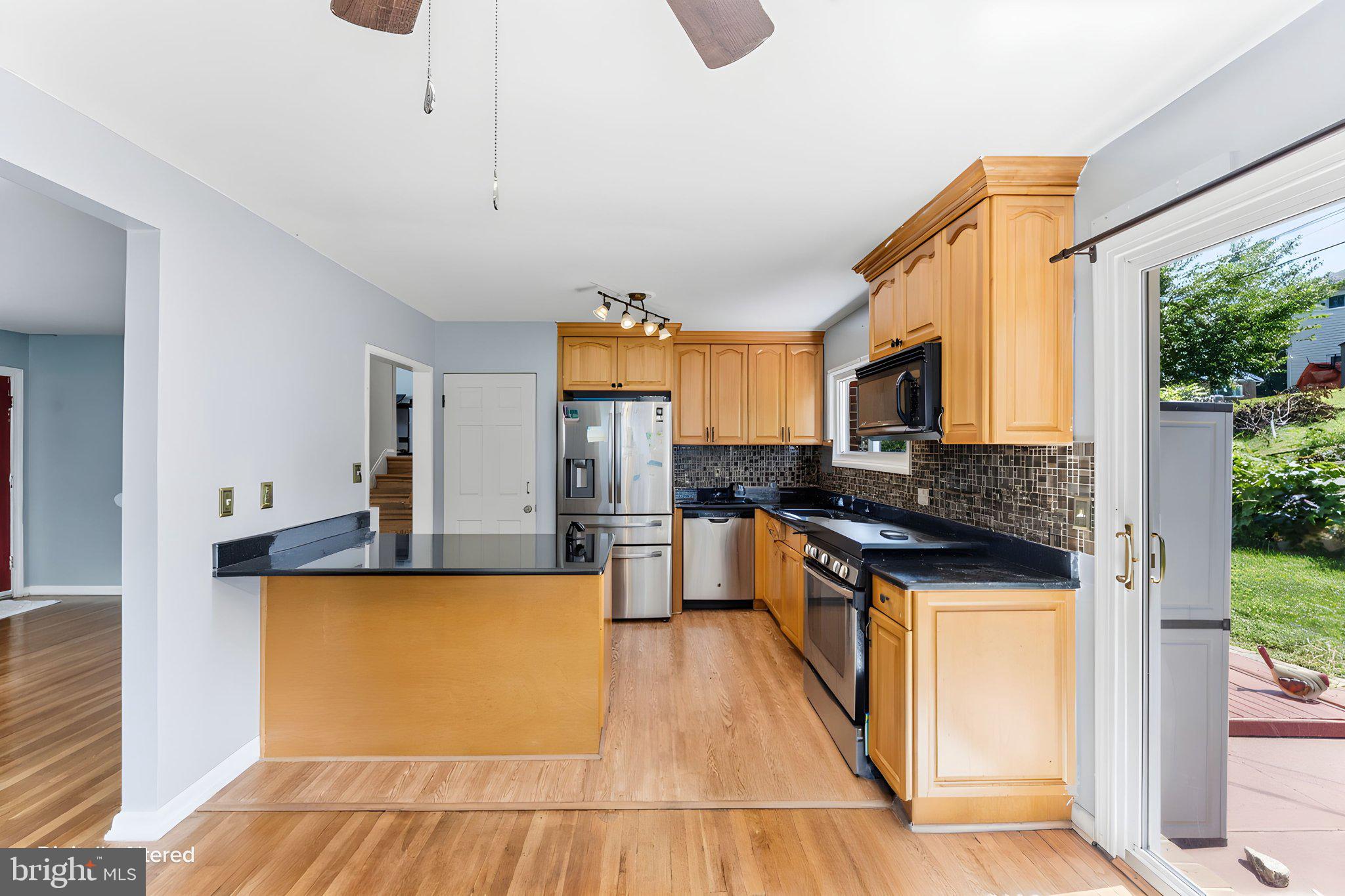 1013 Hallimont Road Catonsville, MD 21228 - Photo 10 of 34 Gallery Image 10