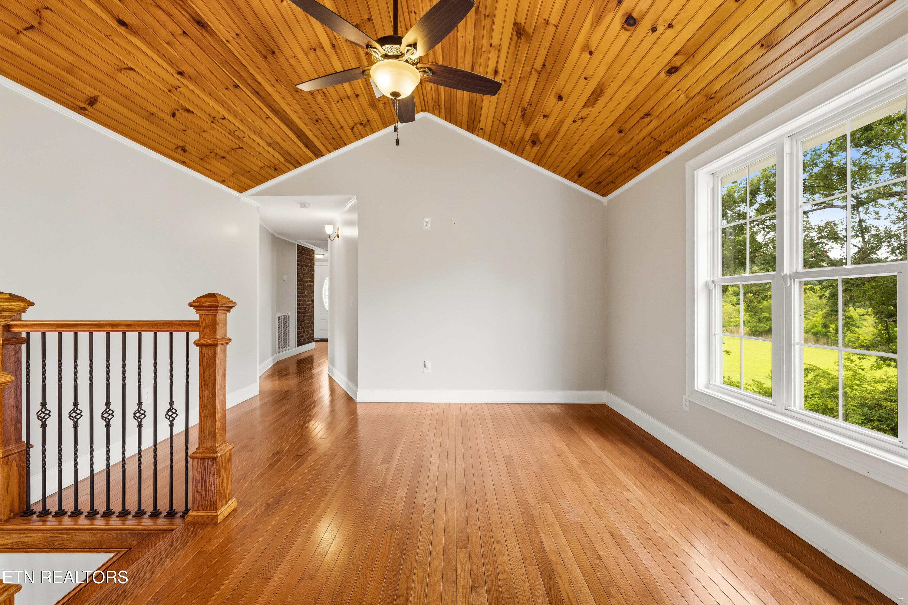 1640 Munsey Hatcher Road Seymour, TN 37865 - Photo 32 of 60 Upstairs