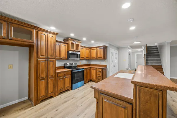 $339,900 | 80 Pinewood Drive, Jackson, TN 38305
