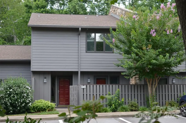 $495,000 | 609 Crowfields Lane, Asheville, NC 28803