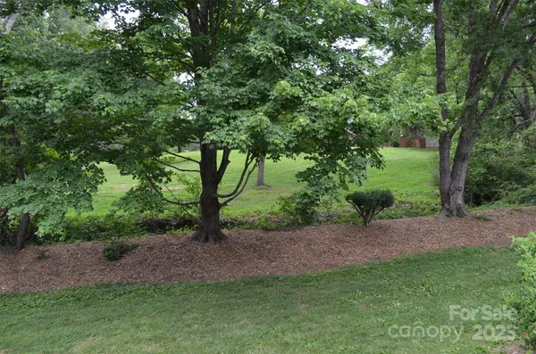 $495,000 | 609 Crowfields Lane, Asheville, NC 28803