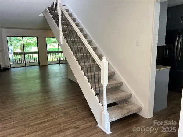 $495,000 | 609 Crowfields Lane, Asheville, NC 28803