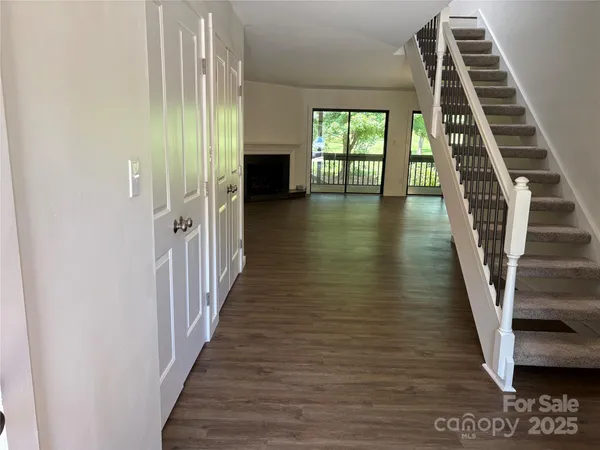 $495,000 | 609 Crowfields Lane, Asheville, NC 28803