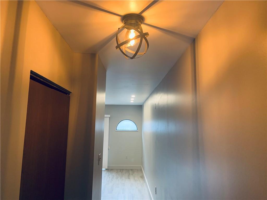 3263 Niagara Square Pittsburgh, PA 15213 - Photo 3 of 13 Gallery Image 3