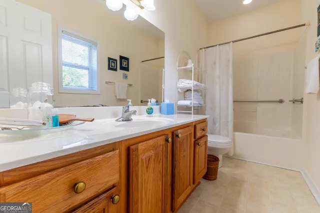 a view of a workspace with furniture