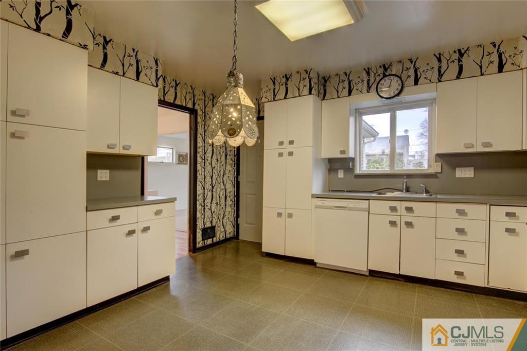 289 Clinton Road North Brunswick, NJ 08902 - Photo 13 of 24 Gallery Image 13