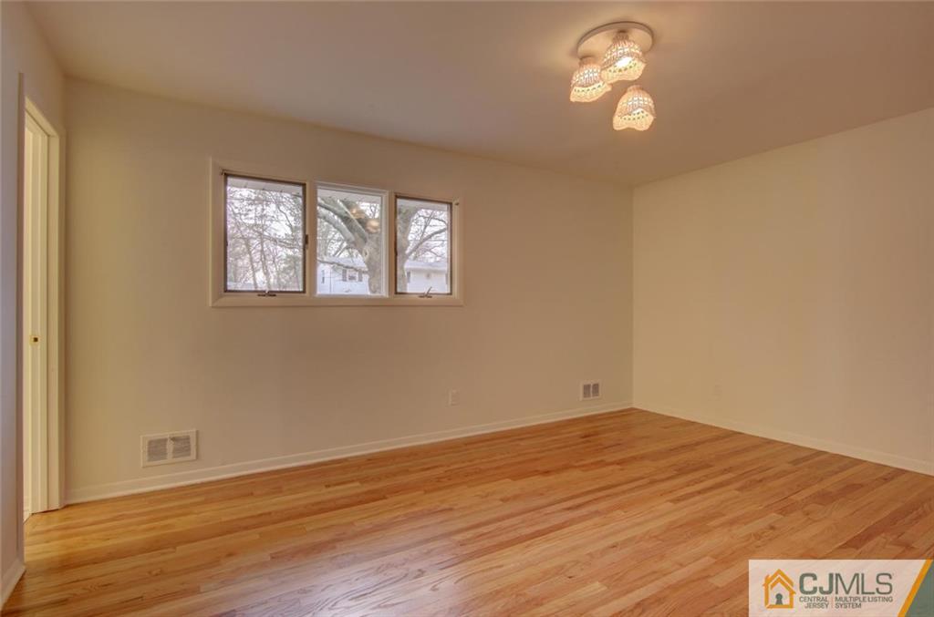 289 Clinton Road North Brunswick, NJ 08902 - Photo 14 of 24 Gallery Image 14