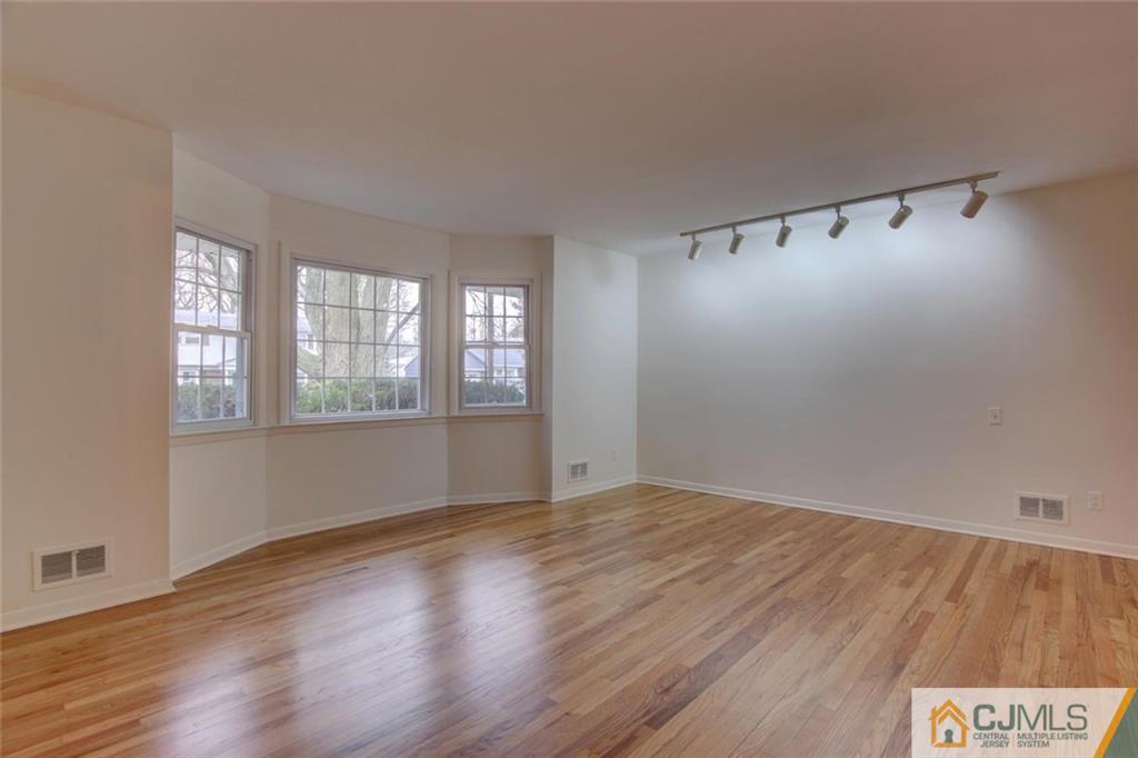 289 Clinton Road North Brunswick, NJ 08902 - Photo 7 of 24 Gallery Image 7