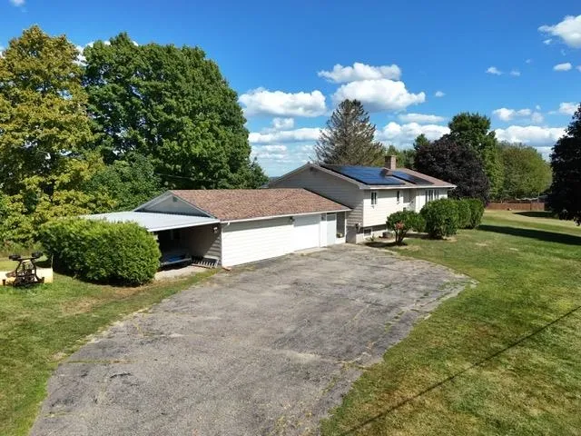 $374,900 | 252 Mountain View Drive, Newport, VT 05855