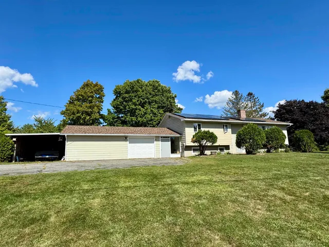 $374,900 | 252 Mountain View Drive, Newport, VT 05855