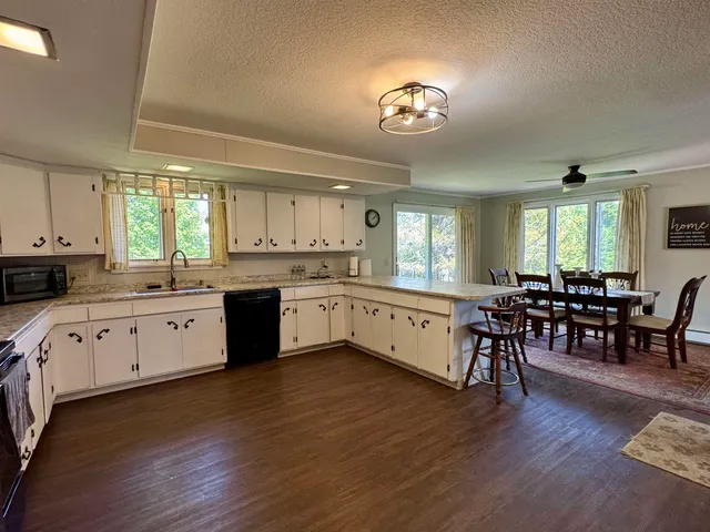 $374,900 | 252 Mountain View Drive, Newport, VT 05855