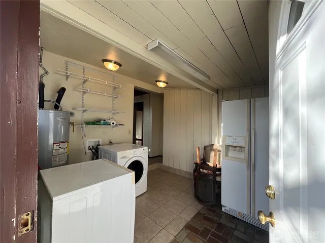 $2,900 | 22502 8th Avenue South, Des Moines, WA 98198