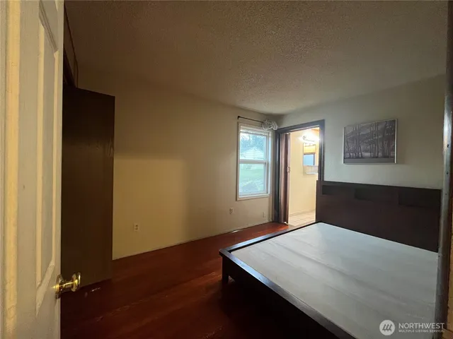 $2,900 | 22502 8th Avenue South, Des Moines, WA 98198