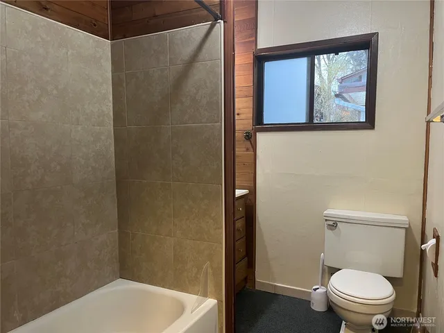 $2,900 | 22502 8th Avenue South, Des Moines, WA 98198