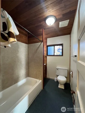 $2,900 | 22502 8th Avenue South, Des Moines, WA 98198