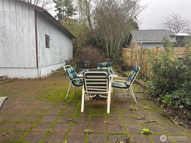 $2,900 | 22502 8th Avenue South, Des Moines, WA 98198