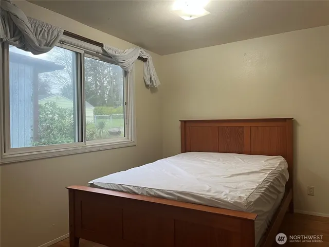 $2,900 | 22502 8th Avenue South, Des Moines, WA 98198