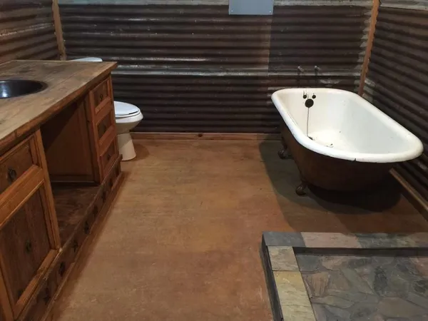 $595,000 | 459 County Road 4287, Decatur, TX 76234