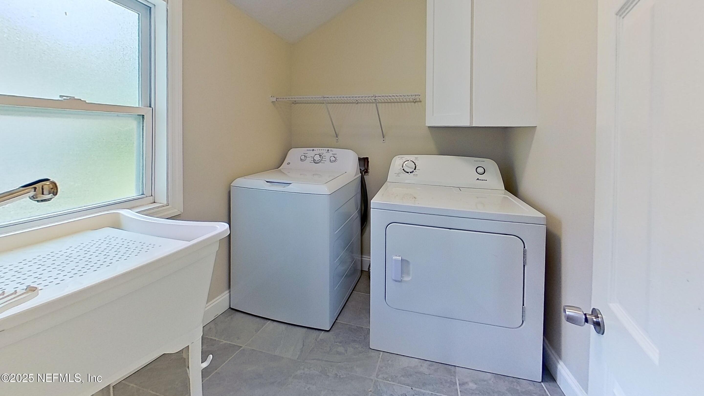 1844 Thacker Avenue Jacksonville, FL 32207 - Photo 19 of 26 Laundry