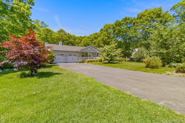 $700,000 | 166 Richmond Avenue, Medford, NY 11763