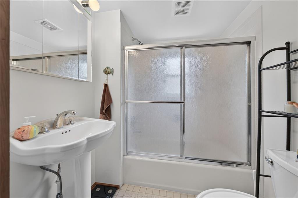 4329 Glen Lytle Road Pittsburgh, PA 15217 - Photo 18 of 41 Gallery Image 18