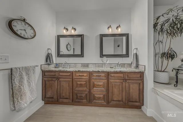 $1,199,000 | 5631 Sunset Road, Fruitland, ID 83619