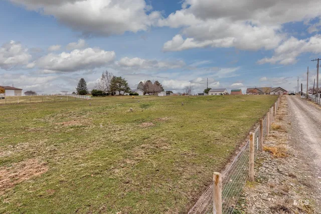 $1,199,000 | 5631 Sunset Road, Fruitland, ID 83619