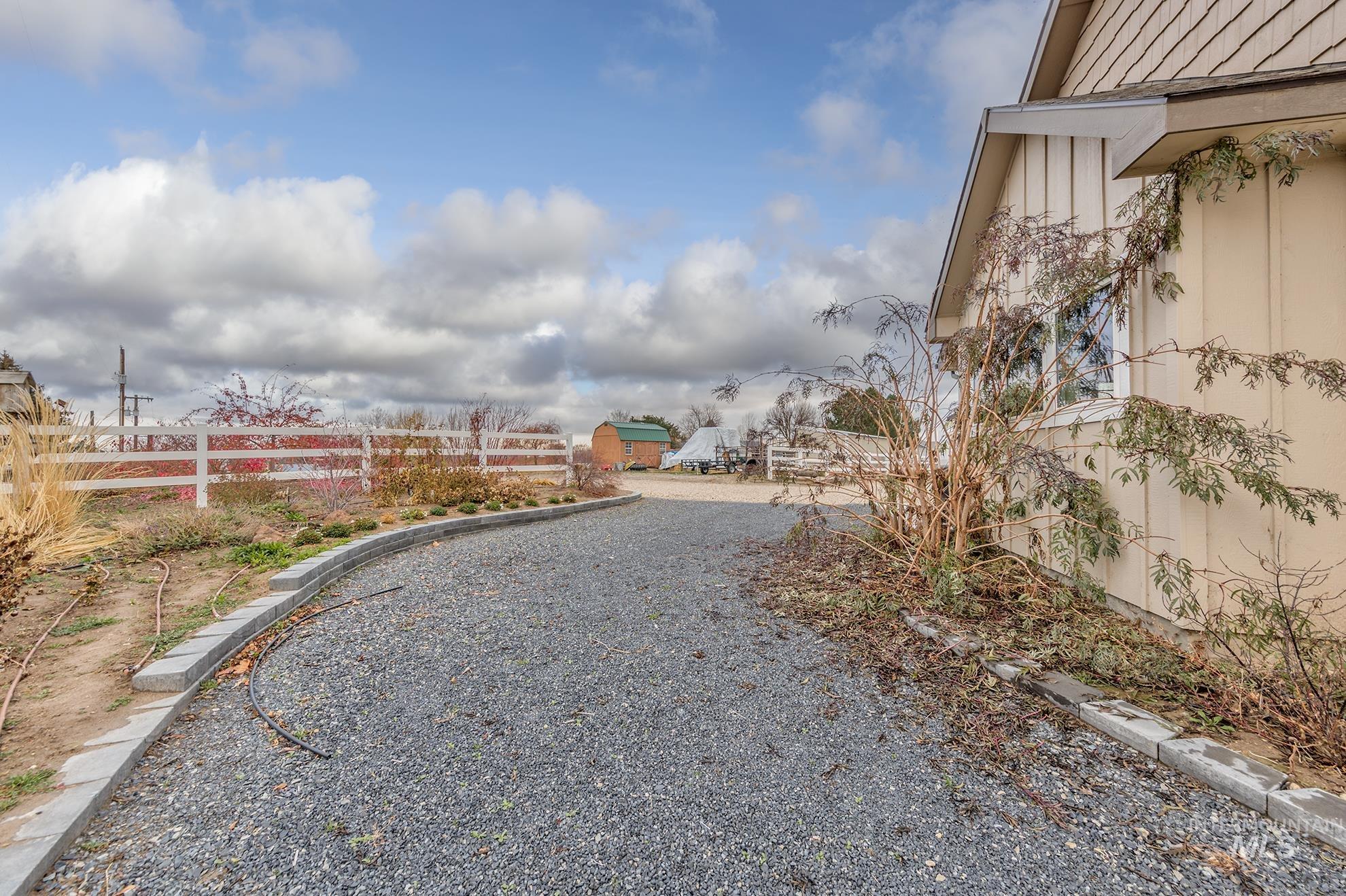 5631 Sunset Road Fruitland, ID 83619 - Photo 38 of 50 View of dirt / gravel driveway