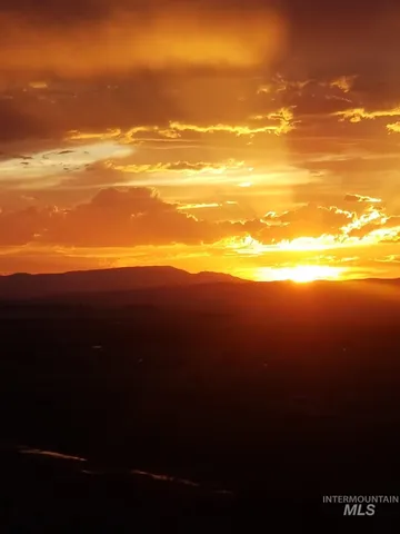 $1,199,000 | 5631 Sunset Road, Fruitland, ID 83619