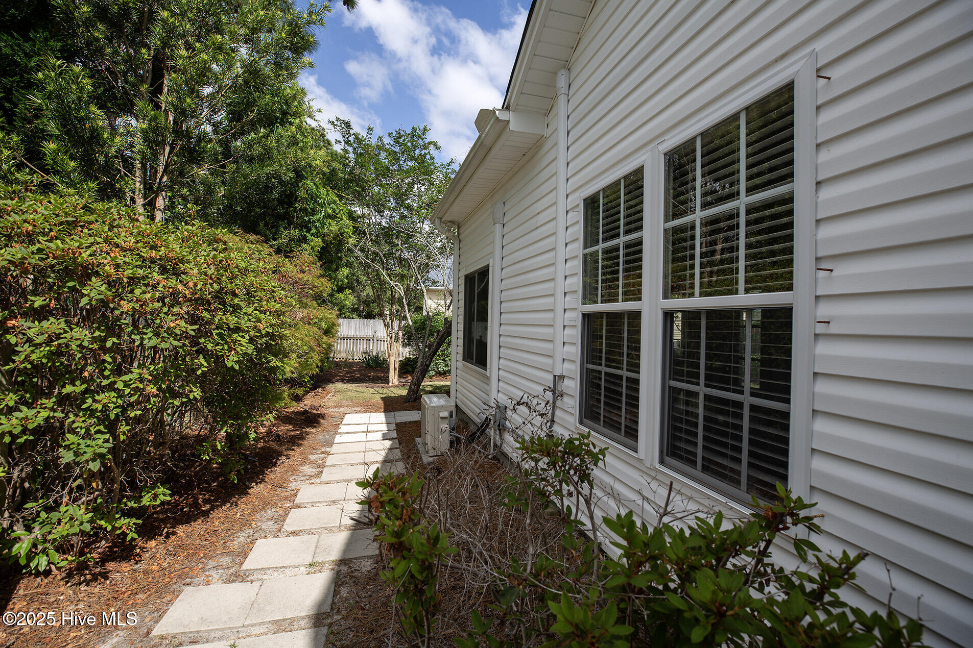 6806 Teviot Road Wilmington, NC 28412 - Photo 40 of 42 Teviot6806-16byrdShaneL33A0321 copy