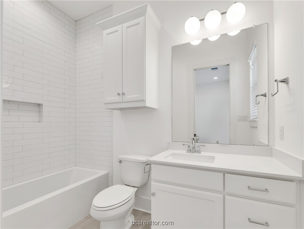 7044 Skipping Rock Path Bryan, TX 77808 - Photo 23 of 30 Photos depict previous Scarlett home. Selections and finishes may vary; please contact an RNL sales team for the latest information on this home.