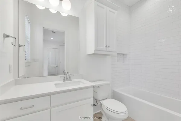 $814,900 | 7044 Skipping Rock Path, Bryan, TX 77808